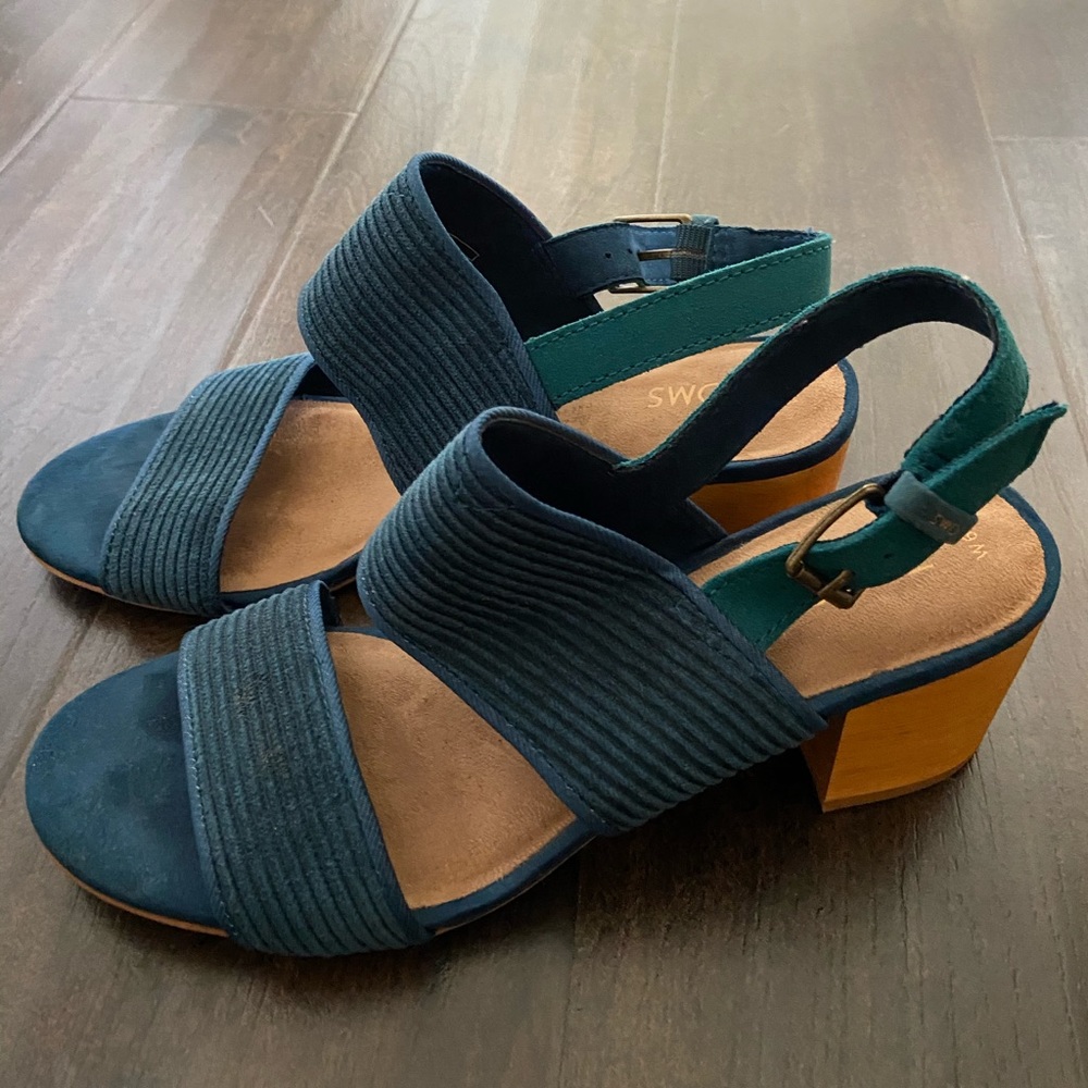 Toms heels